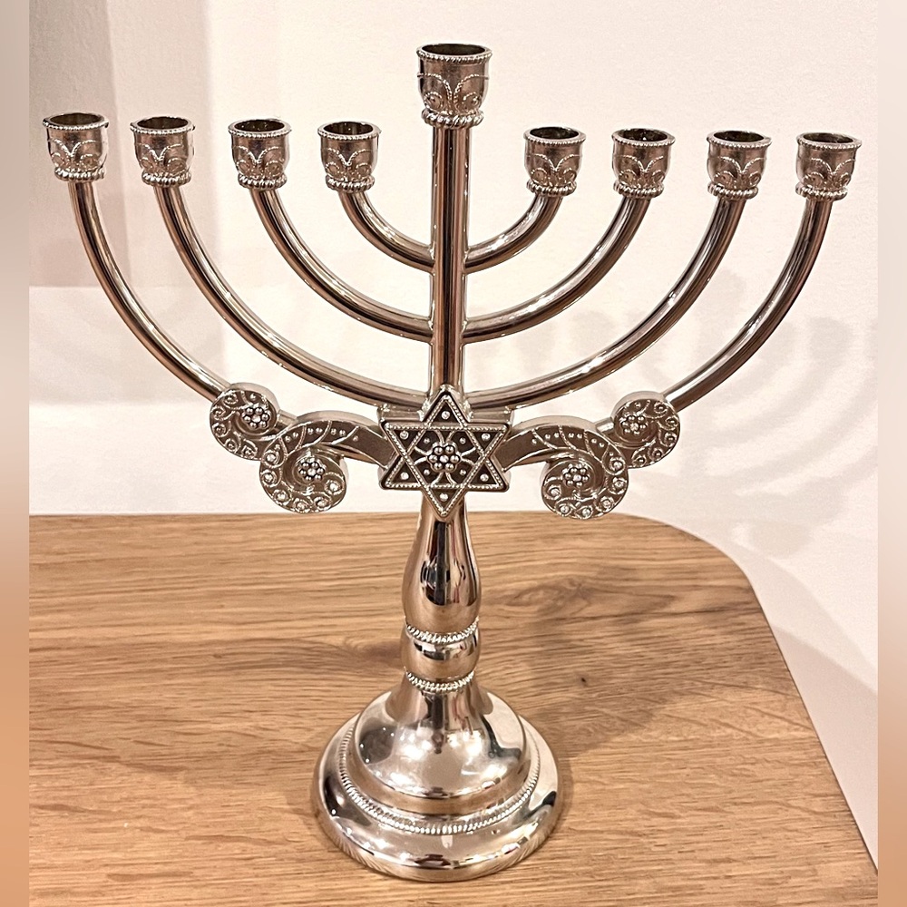 Harvey Lewis Judaica Silver Tone Hanukkah Menorah W/swarovski Crystals